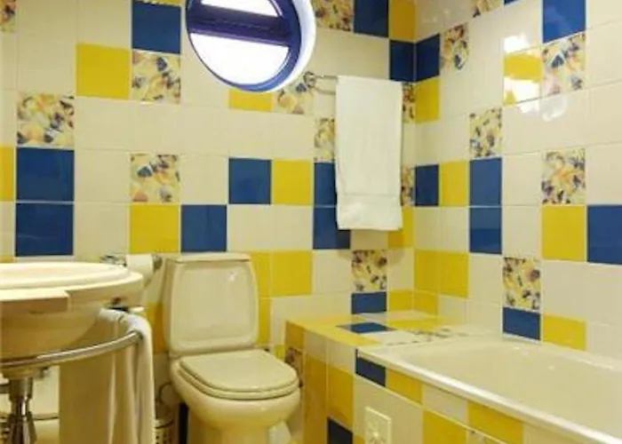 Charming Orada 2-bedroom Duplex With Shared Pool Sleeps 6