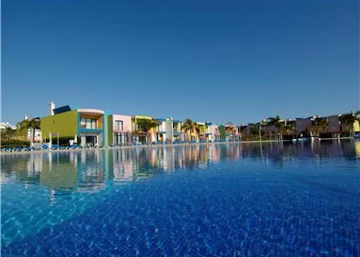 Charming Orada 2-bedroom Duplex With Shared Pool Sleeps 6 Apartman