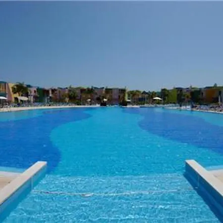 Charming Orada 2-bedroom Duplex With Shared Pool Sleeps 6 Апартаменты
